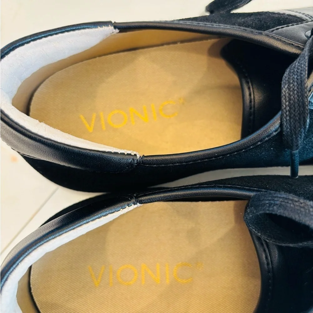 Vionic white leather