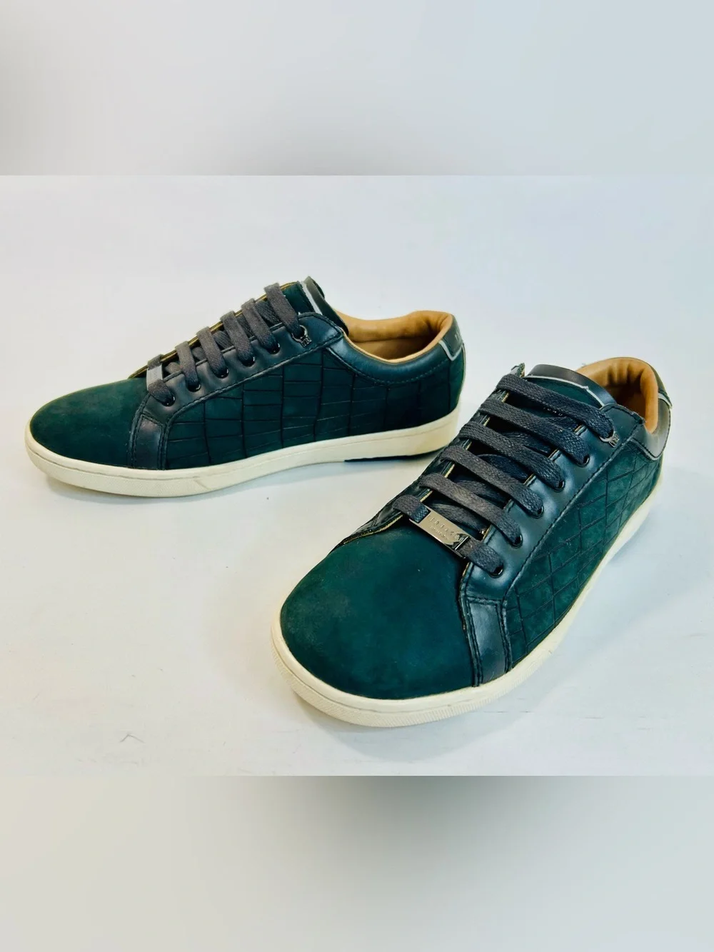 Ted Baker Borgeo Sneakers Black Nubuck Low Top Lace Up Trainer size 7 / 40