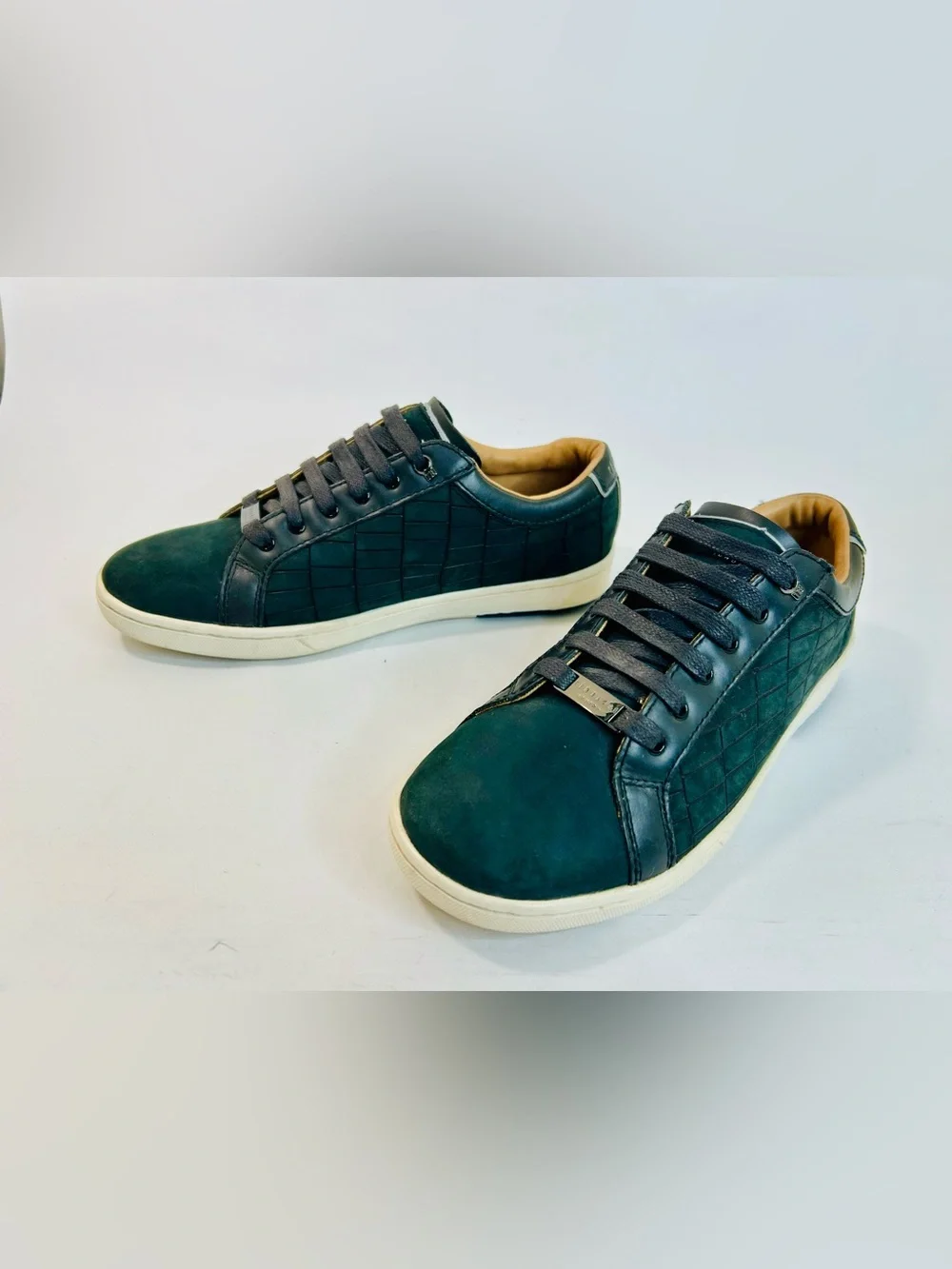 Ted Baker Borgeo Sneakers Black Nubuck Low Top Lace Up Trainer size 7 / 40