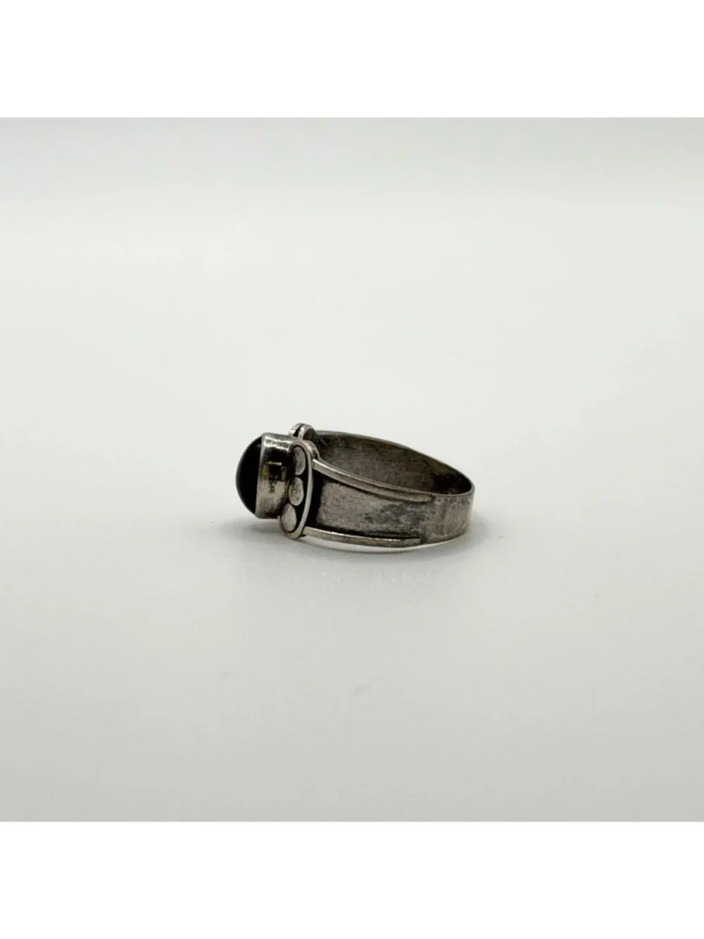 925 Sterling Silver Black Onyx Ring With Modernist Design