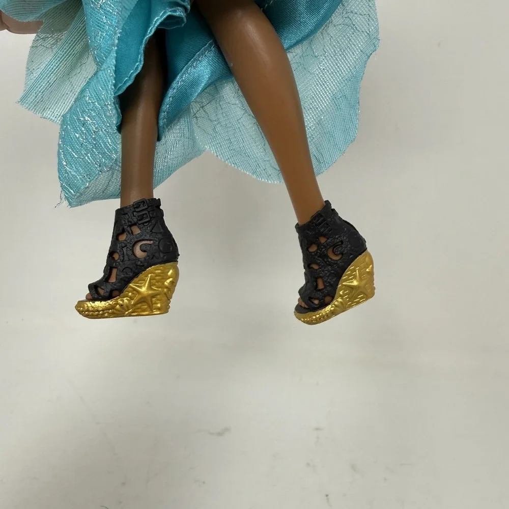 Disney please doll ball