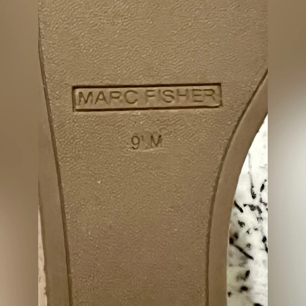 NEW Marc Fisher LUKEY Wedge - White 9.5