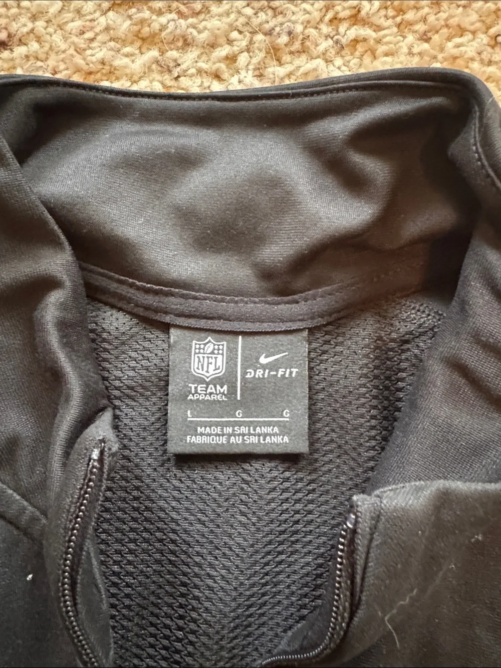 Nike black quarter