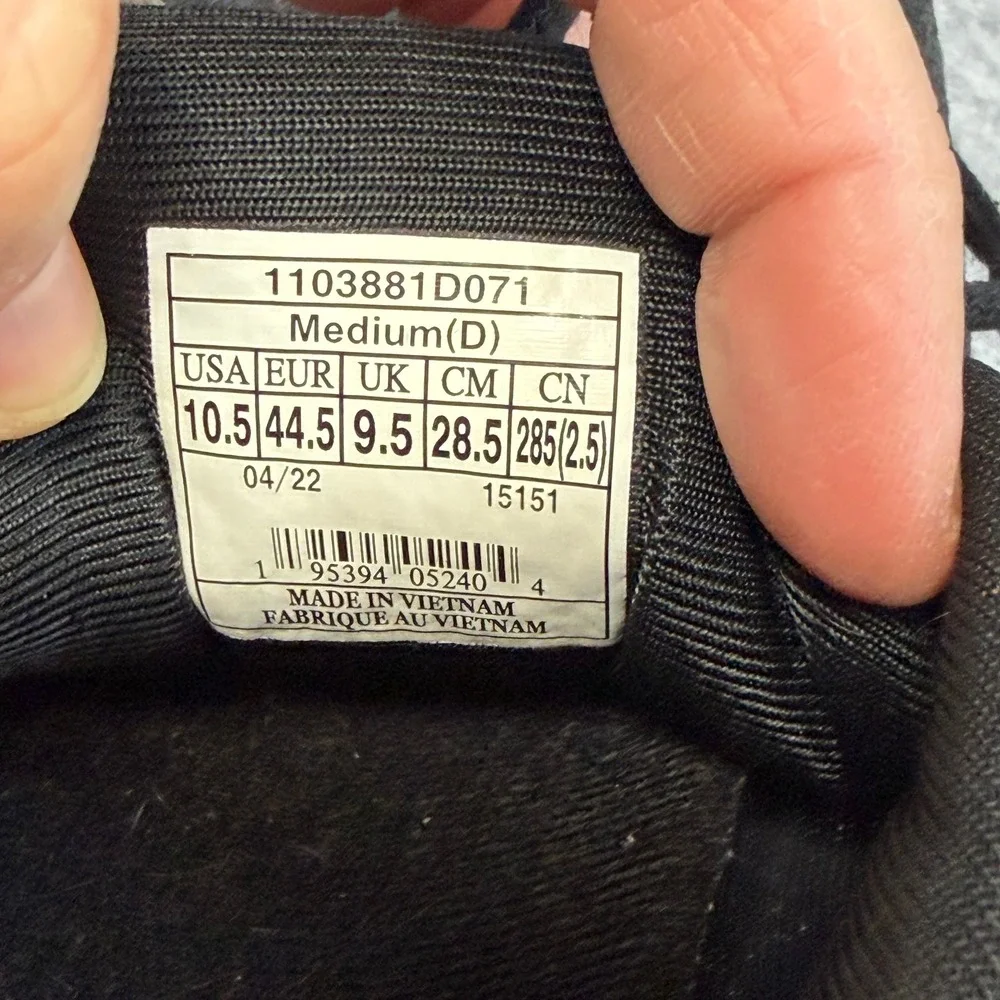 Brooks flexible feature finished