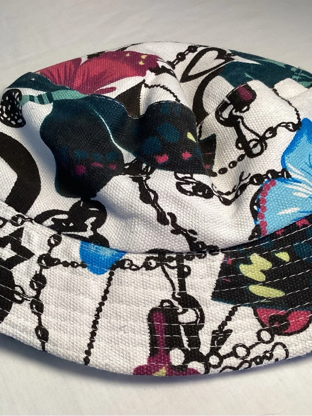 N/A white multicolor