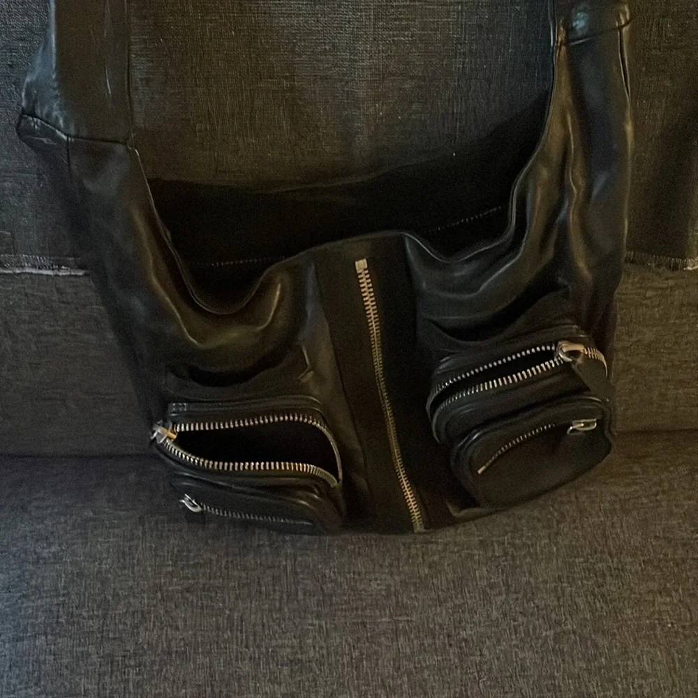 Black leather hobo Alexander wang INSPIRED  -excellent condition adjustable tie