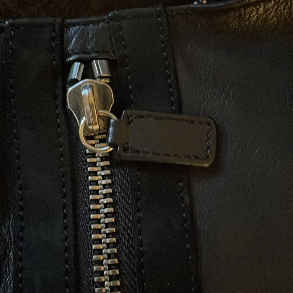 Black leather hobo Alexander wang INSPIRED  -excellent condition adjustable tie