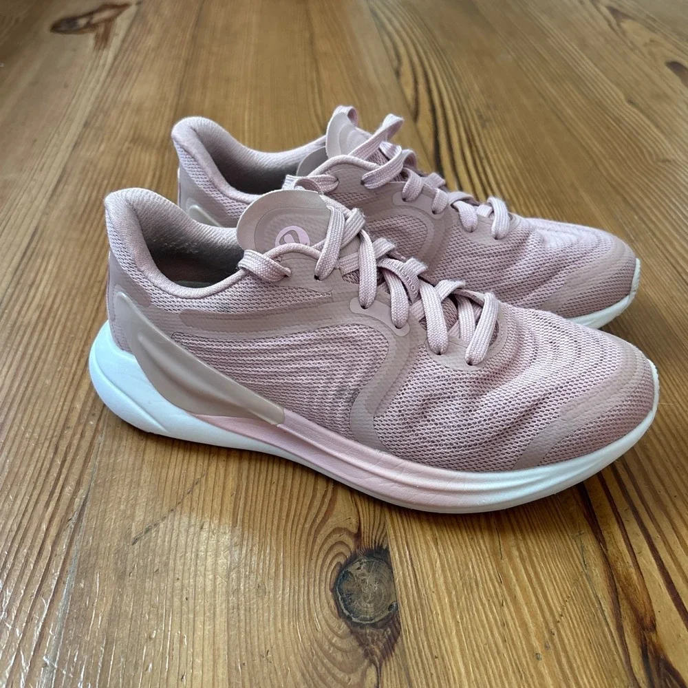 Lululemon Blissfeel Running Shoes Womens Pink Athletic Sneakers SIZE 7.5