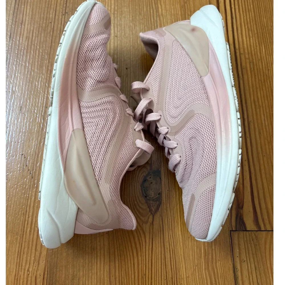 Lululemon Blissfeel Running Shoes Womens Pink Athletic Sneakers SIZE 7.5