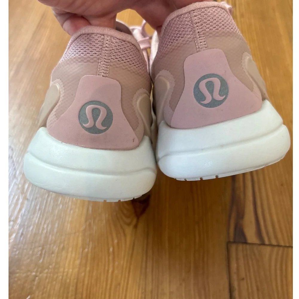 Lululemon Blissfeel Running Shoes Womens Pink Athletic Sneakers SIZE 7.5
