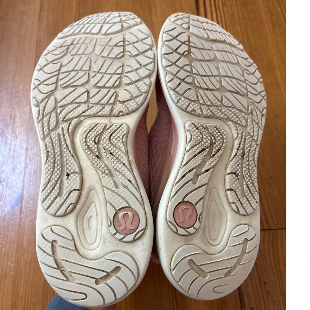 Lululemon Blissfeel Running Shoes Womens Pink Athletic Sneakers SIZE 7.5