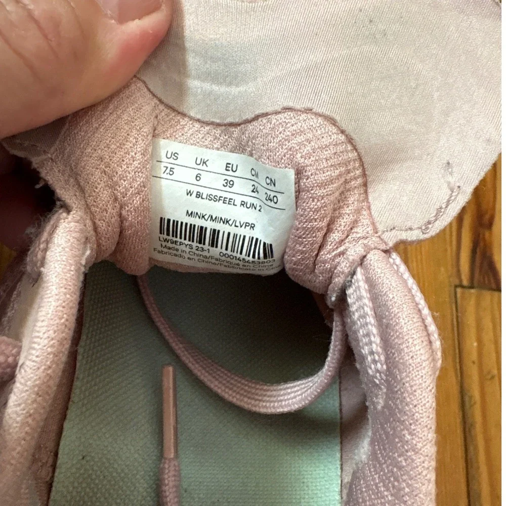 Lululemon Blissfeel Running Shoes Womens Pink Athletic Sneakers SIZE 7.5