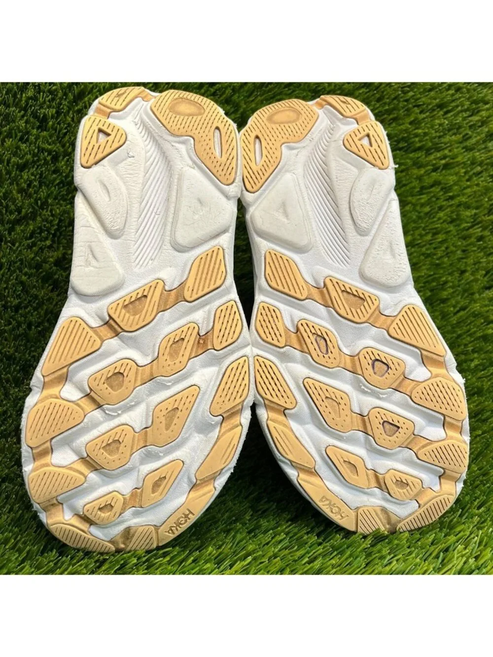 Hoka seller notes