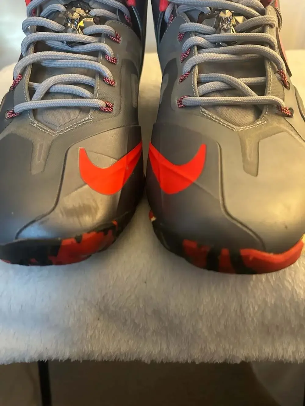 Nike LeBron 11 Elite Basketball Shoes Size 9.5