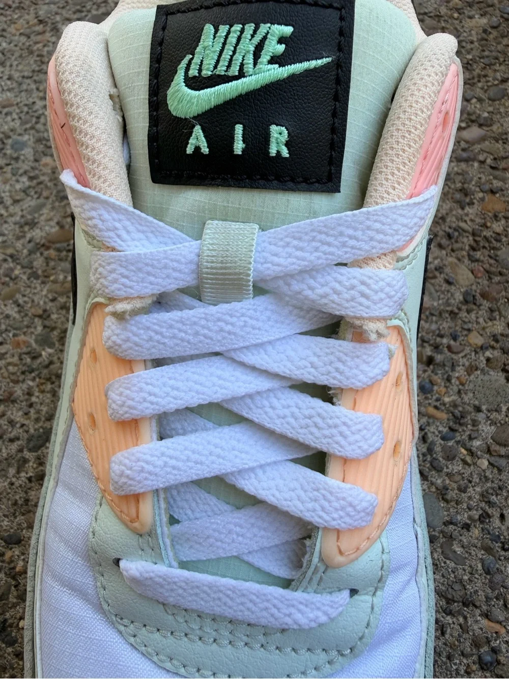 Women’s Nike Air Max 90