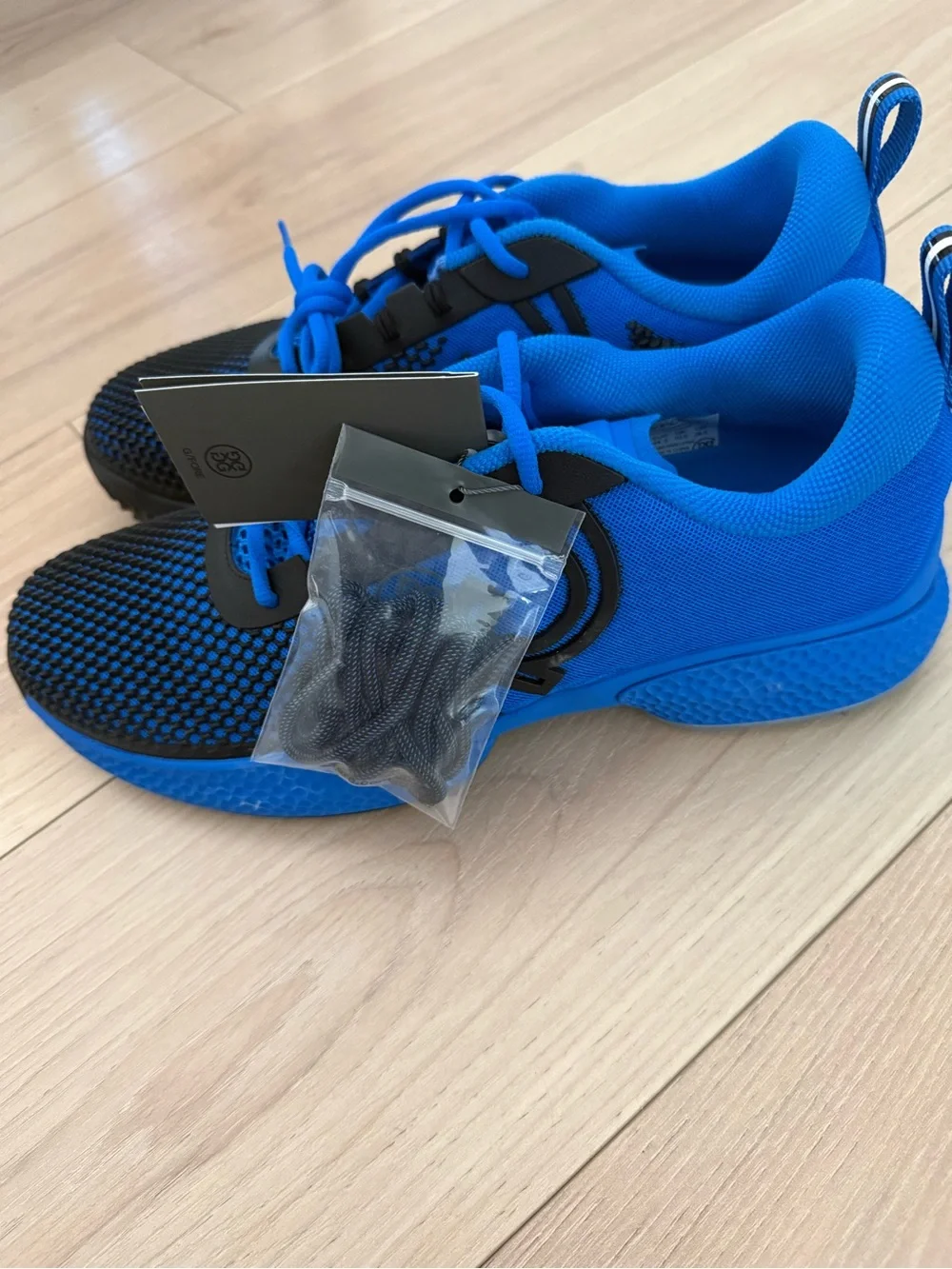 NWT! G/FORE Men's QRT1 Pickleball Shoes in a blue and black gradient.