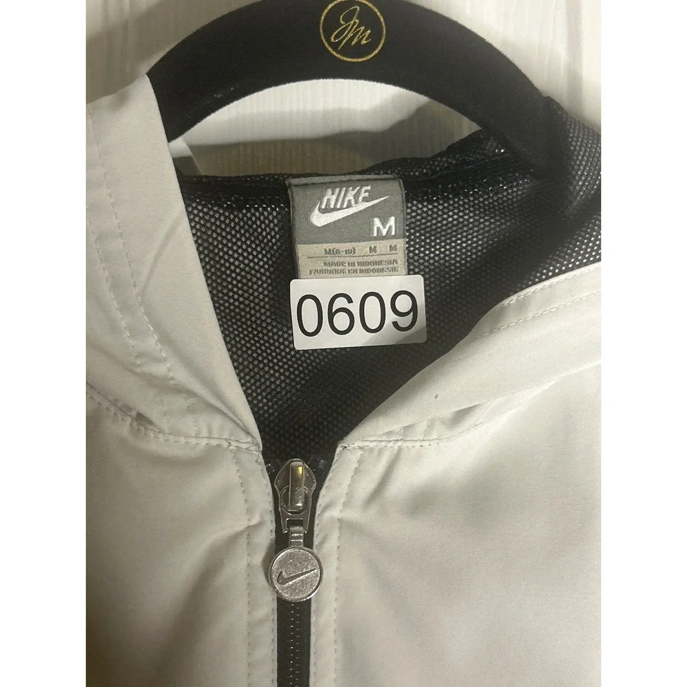Nike hooded windbreaker