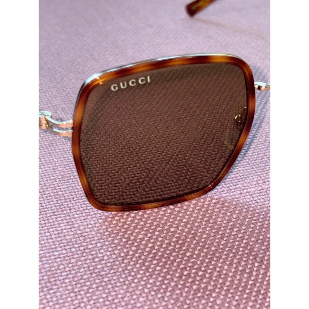 Gucci this square