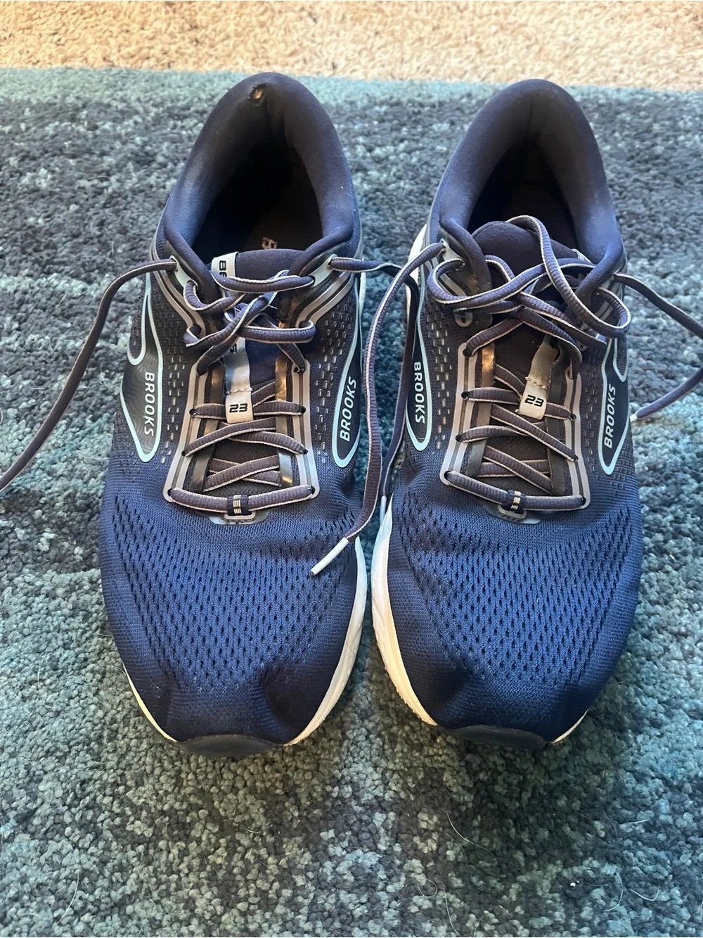 Brooks Beast Navy and White Men's Running Shoes Size 12