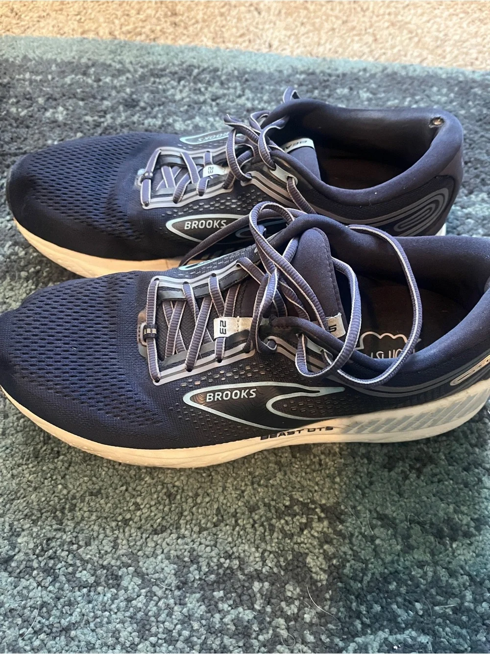 Brooks Beast Navy and White Men's Running Shoes Size 12