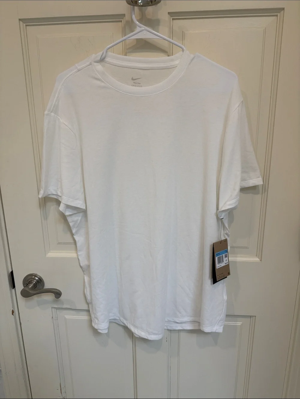 Nike Women’s White Crew Neck T-Shirt