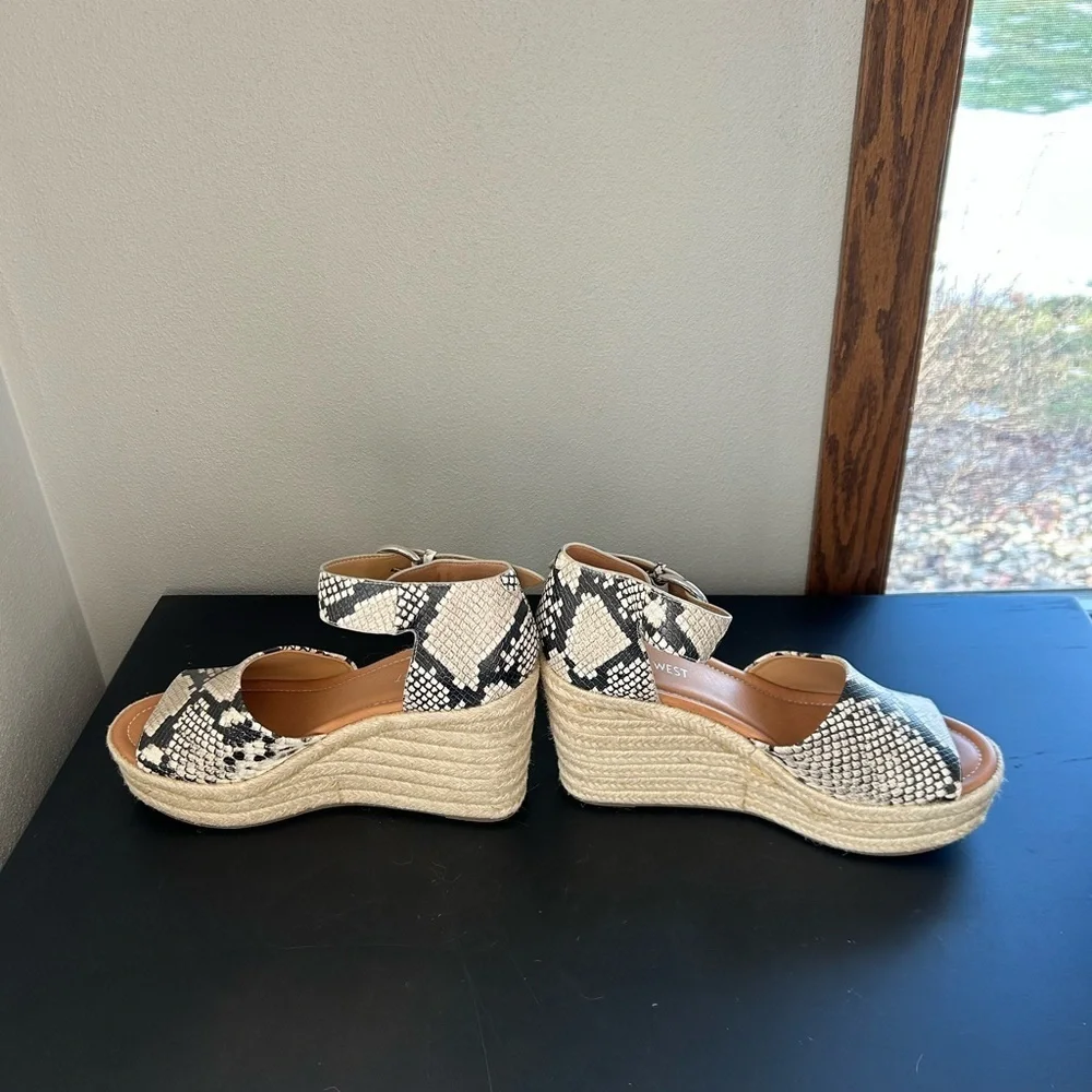 Nine West Women's Snakeskin Wedge Sandals Size 9 NWOT