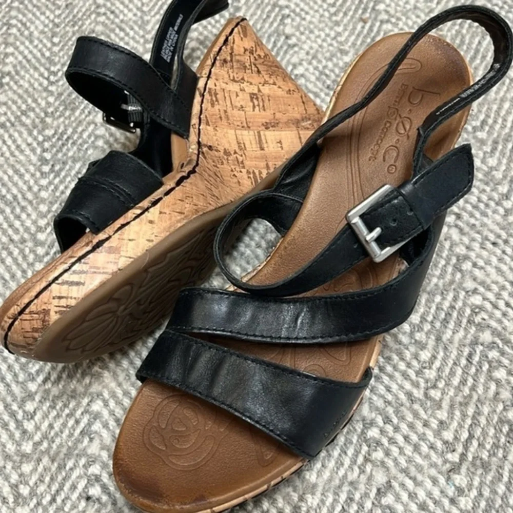 BOC Born Concept black leather strap wedge sandals women’s size 8‎