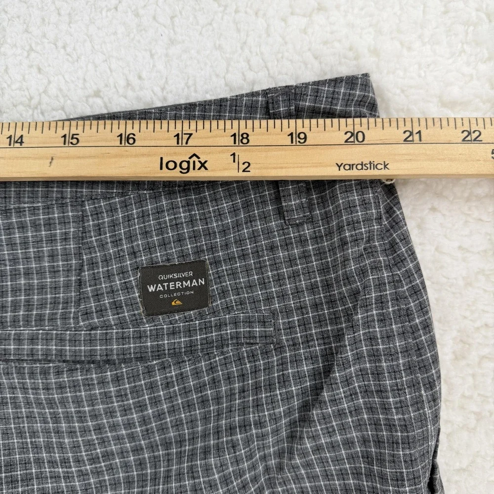 Quiksilver supporting very tags
