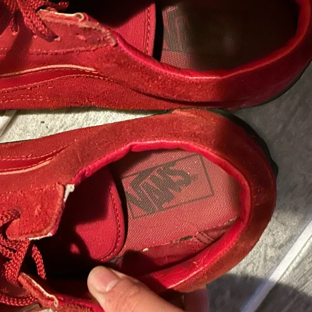 Vans old skool Red and Black Sneakers with Suede Upper - size men’s 7.5