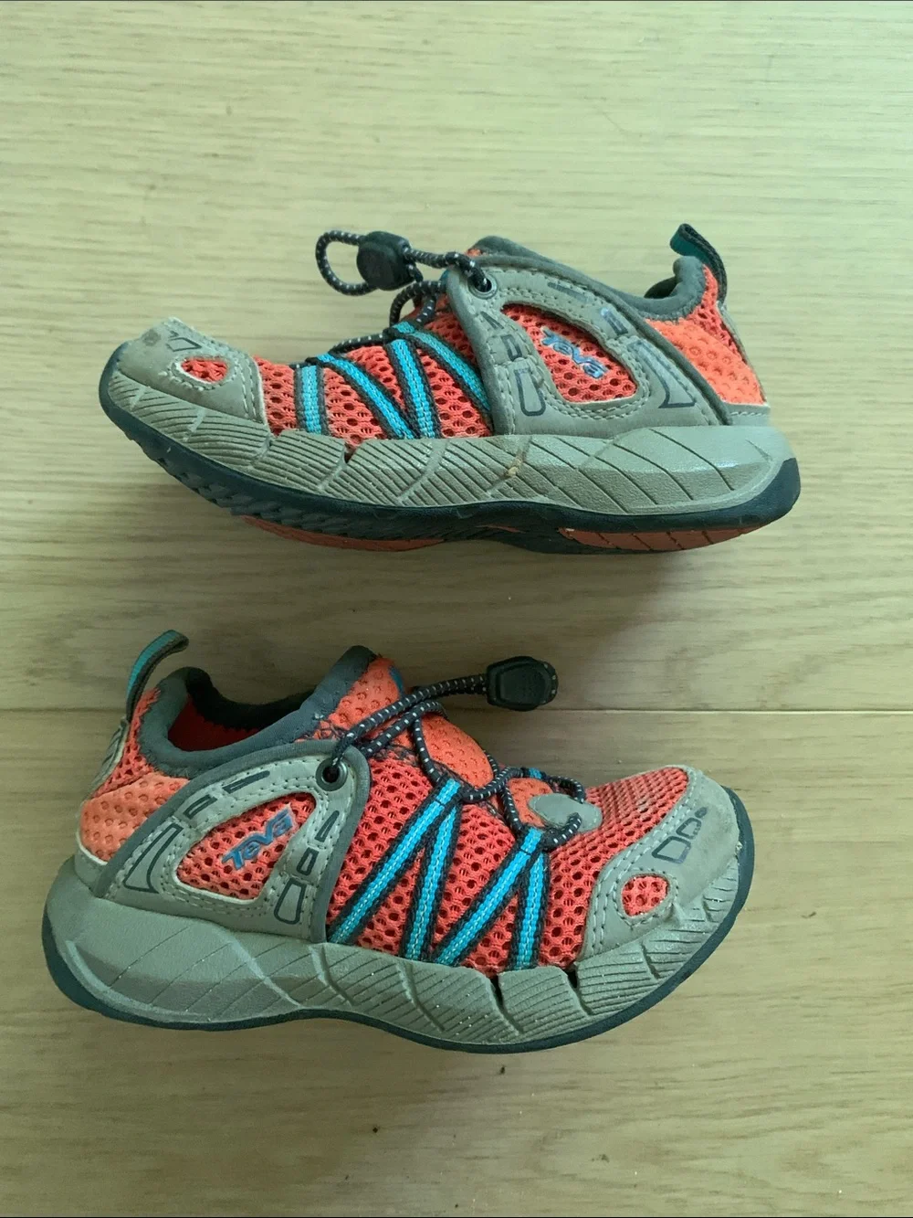 Teva Kids Coral Mesh Sneakers with Teal Orange Accents Toddler Size 8