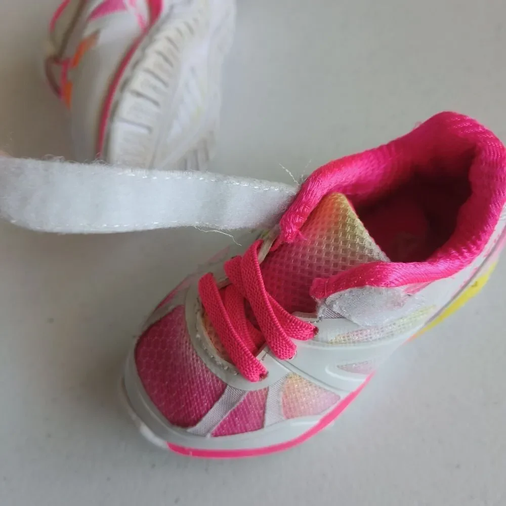 Fila Toddler Girls Lightweight Athletic Shoes/Sneakers Size 5 Pink, White Sneake