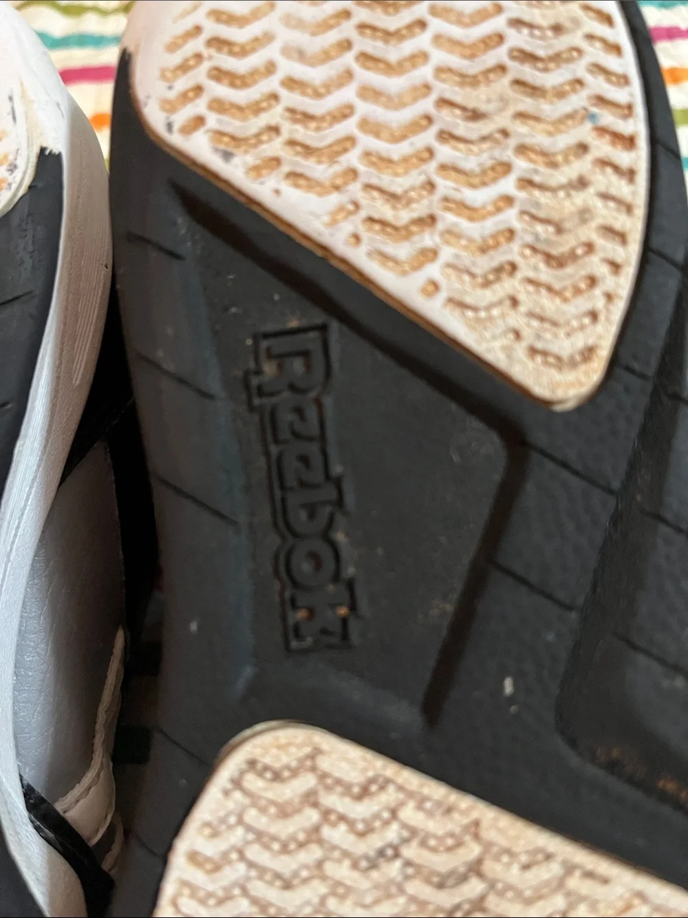 Reebok pe foot inside