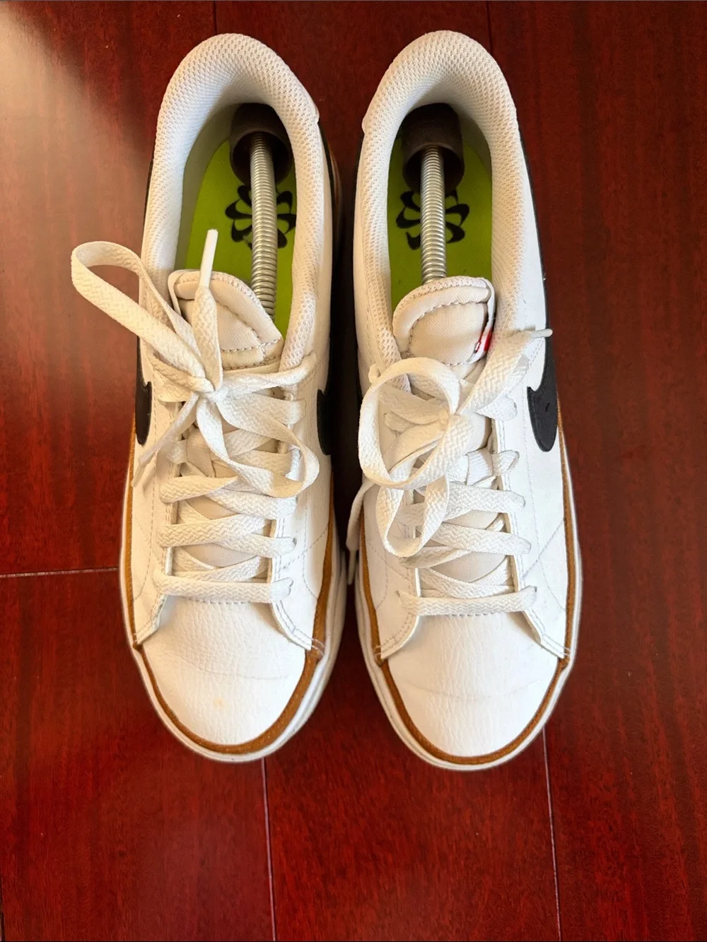 Nike low top