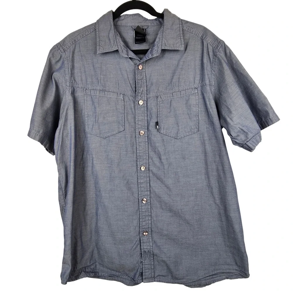 The North Face Men's Blue Chambray Short Sleeve Button Down Shirt Large