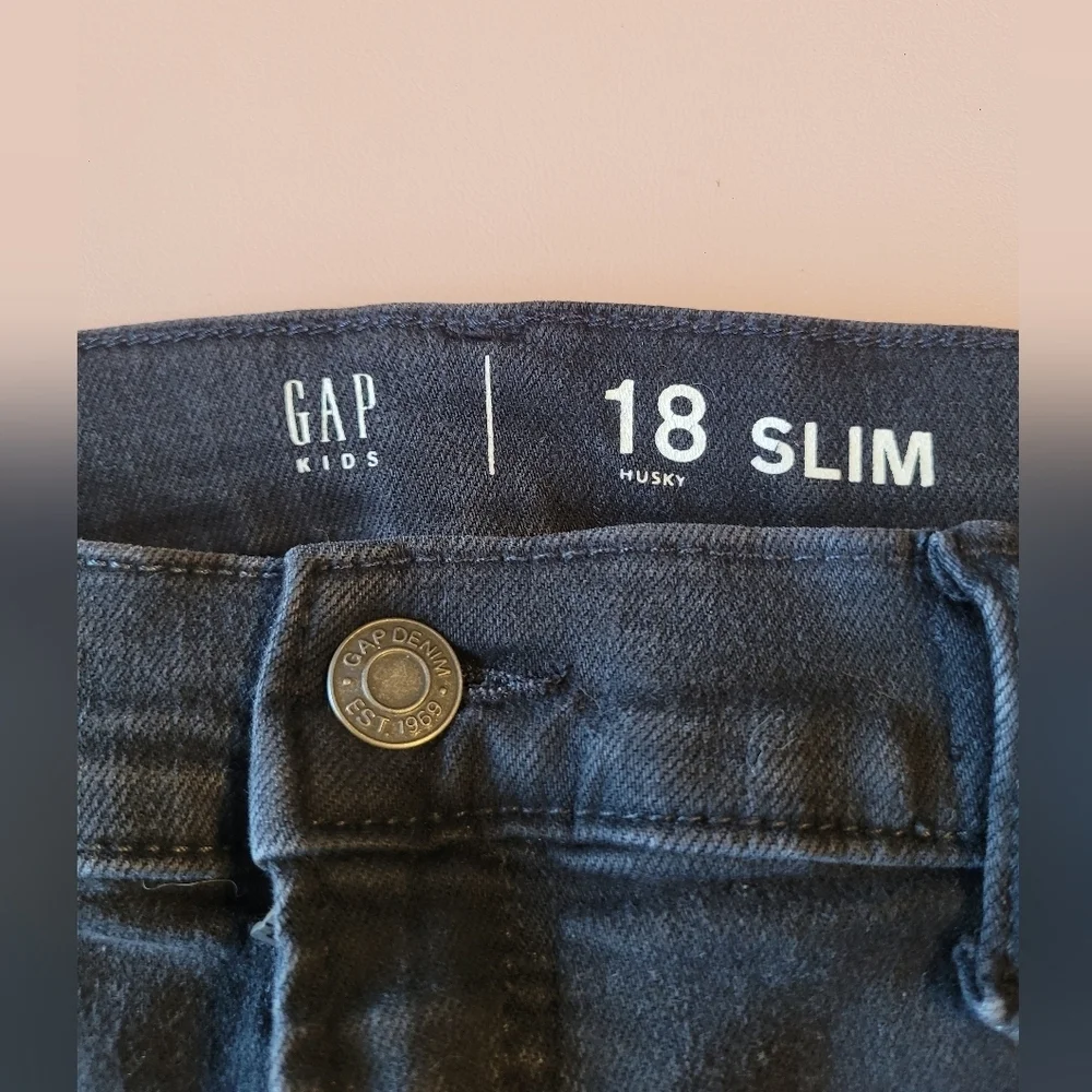 GAP stylish black
