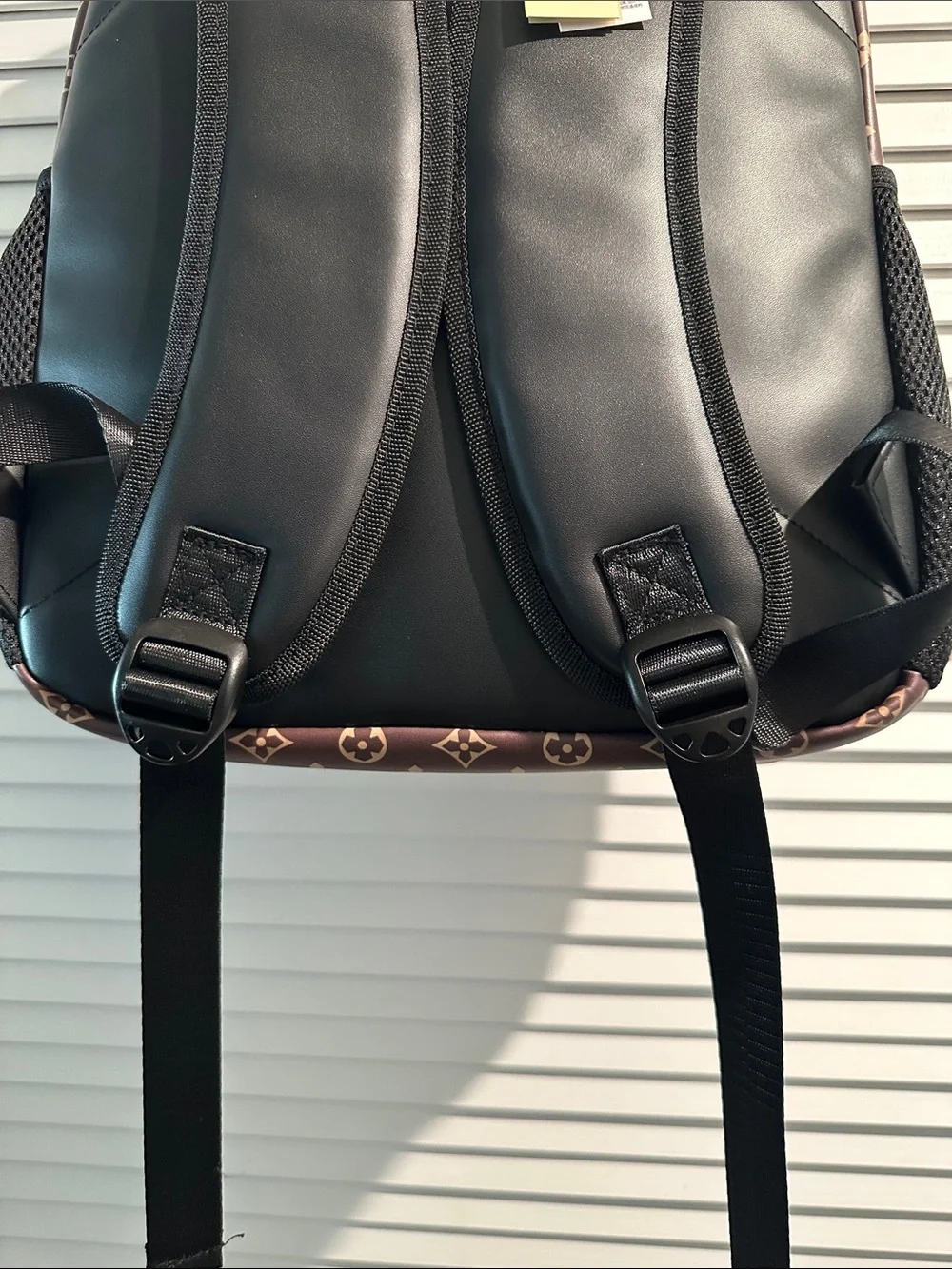 NWT Reason Ex Large All Time Champ Bear Laptop Backpack with Side Mesh Pockets.
