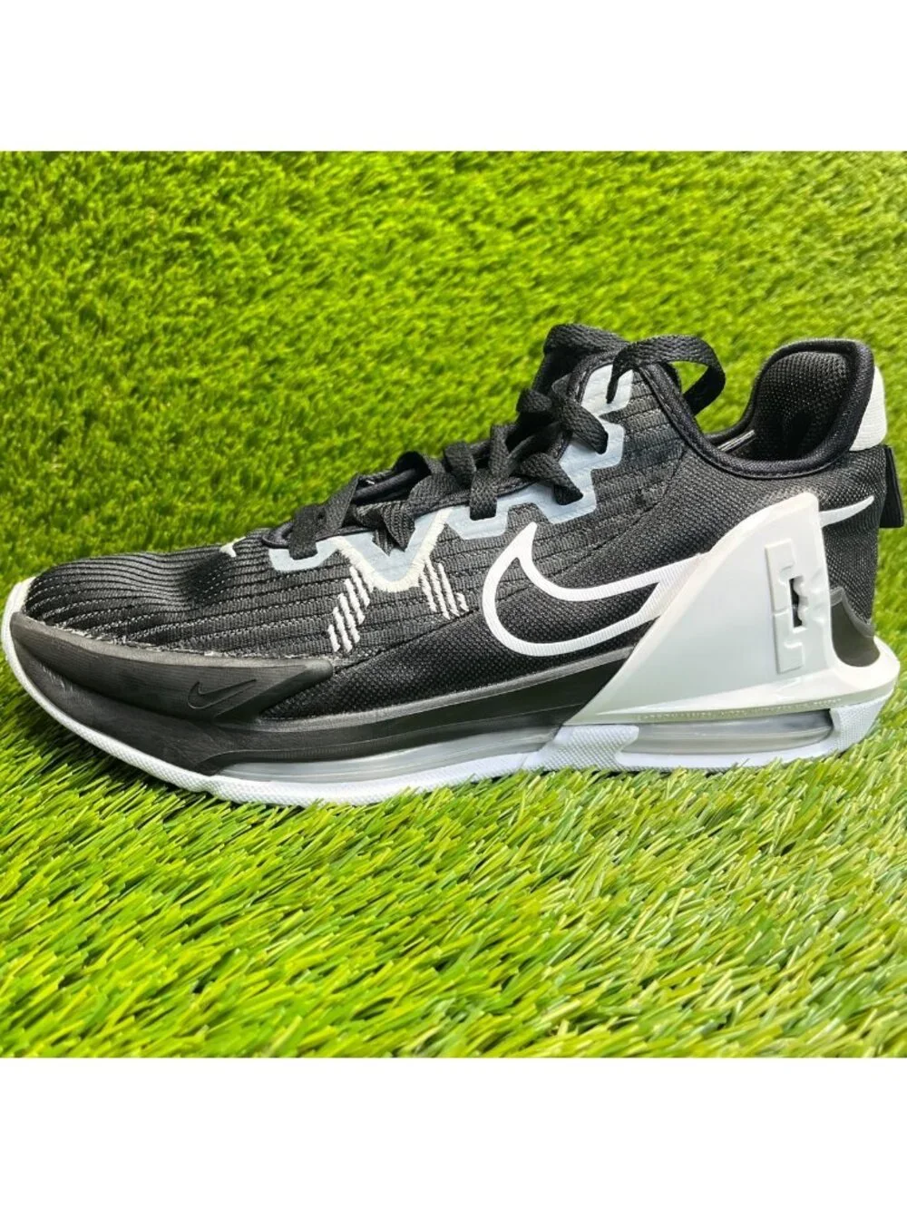 Nike please review