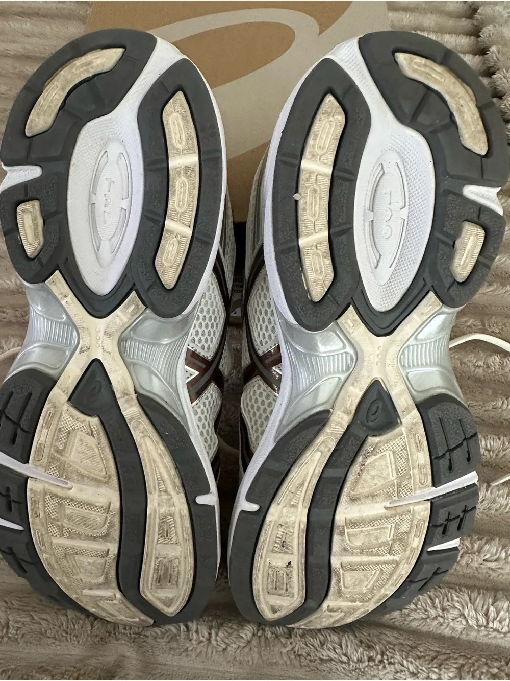 Asics airflow design breathable