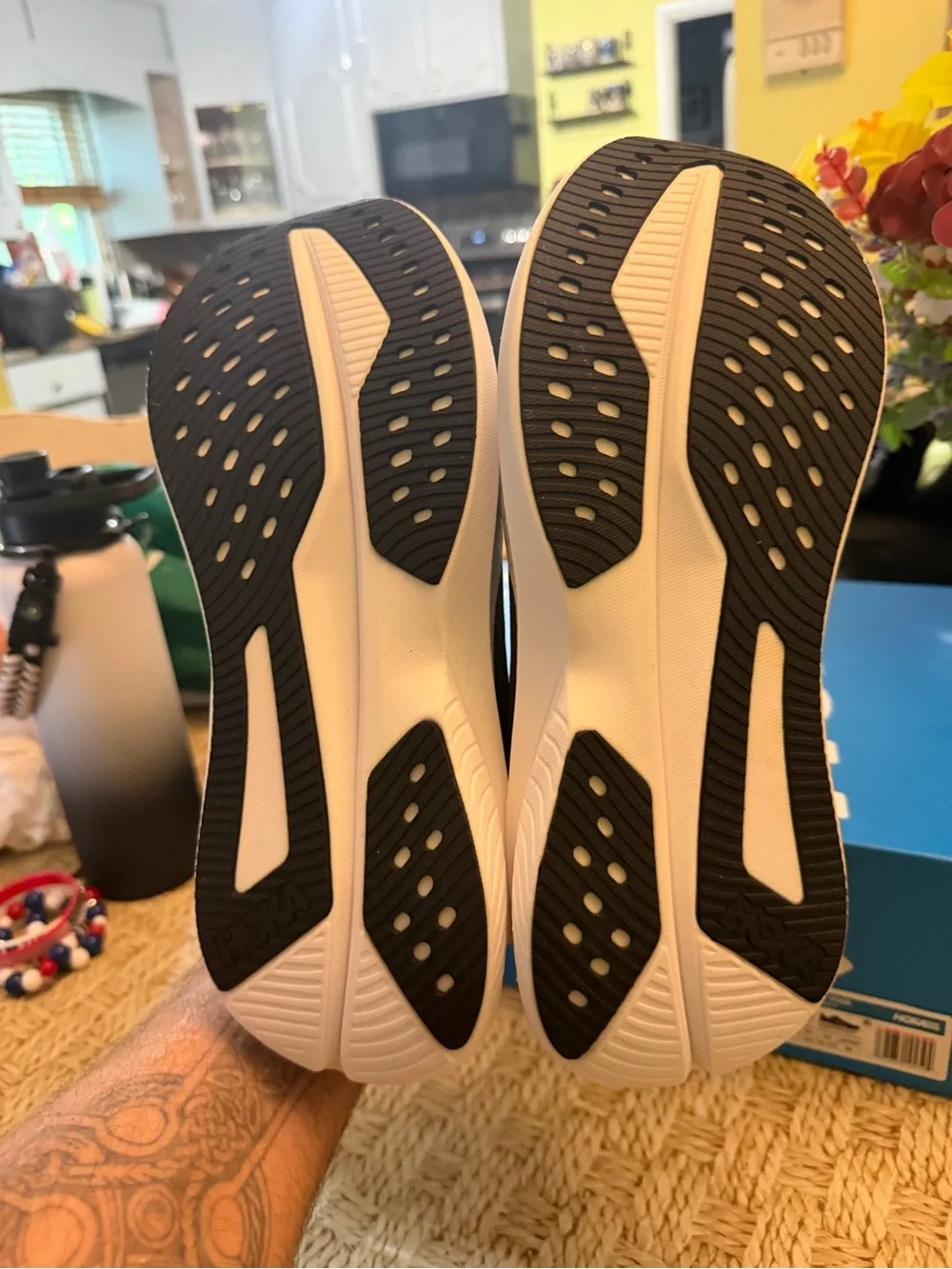 Hoka Men's Mach 6 2E WIDE SZ 11 mens new in box !!