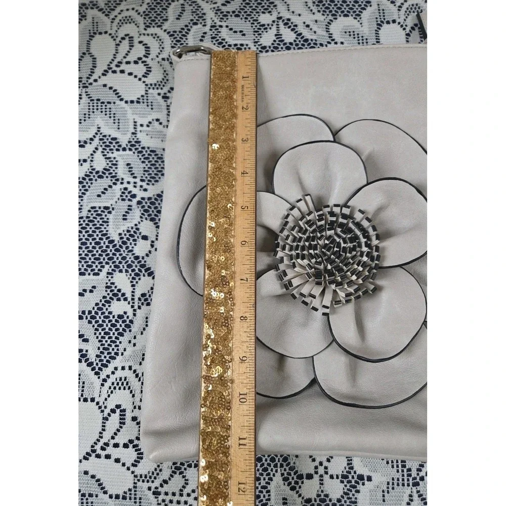 Boutique to you boutique crossbody