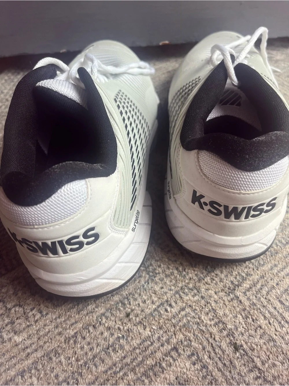 K-Swiss basically nwot