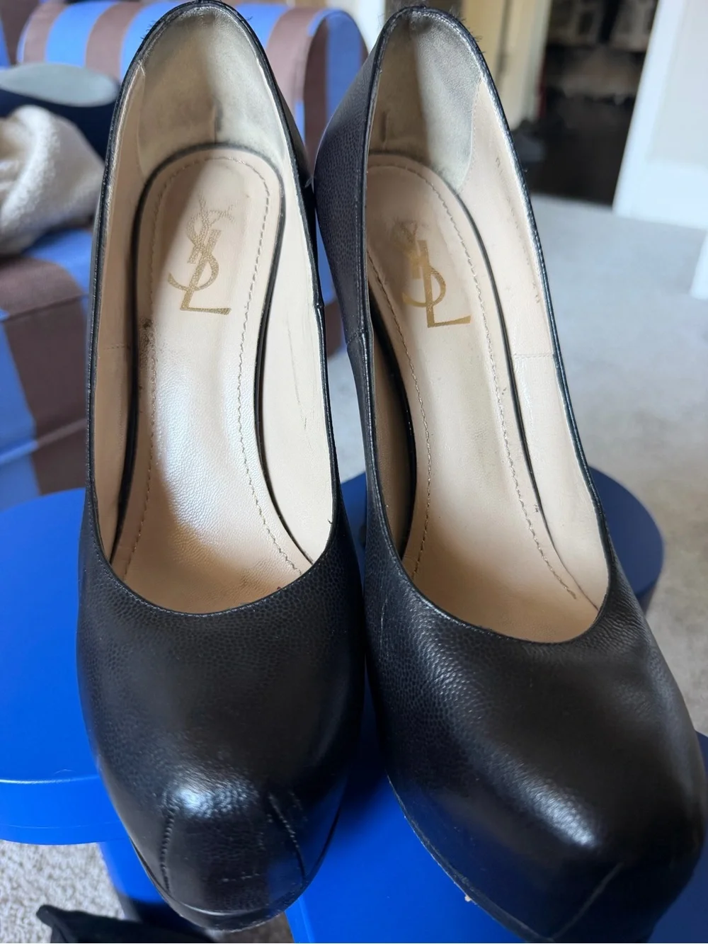 Yves Saint Laurent Black Leather Platform Pumps