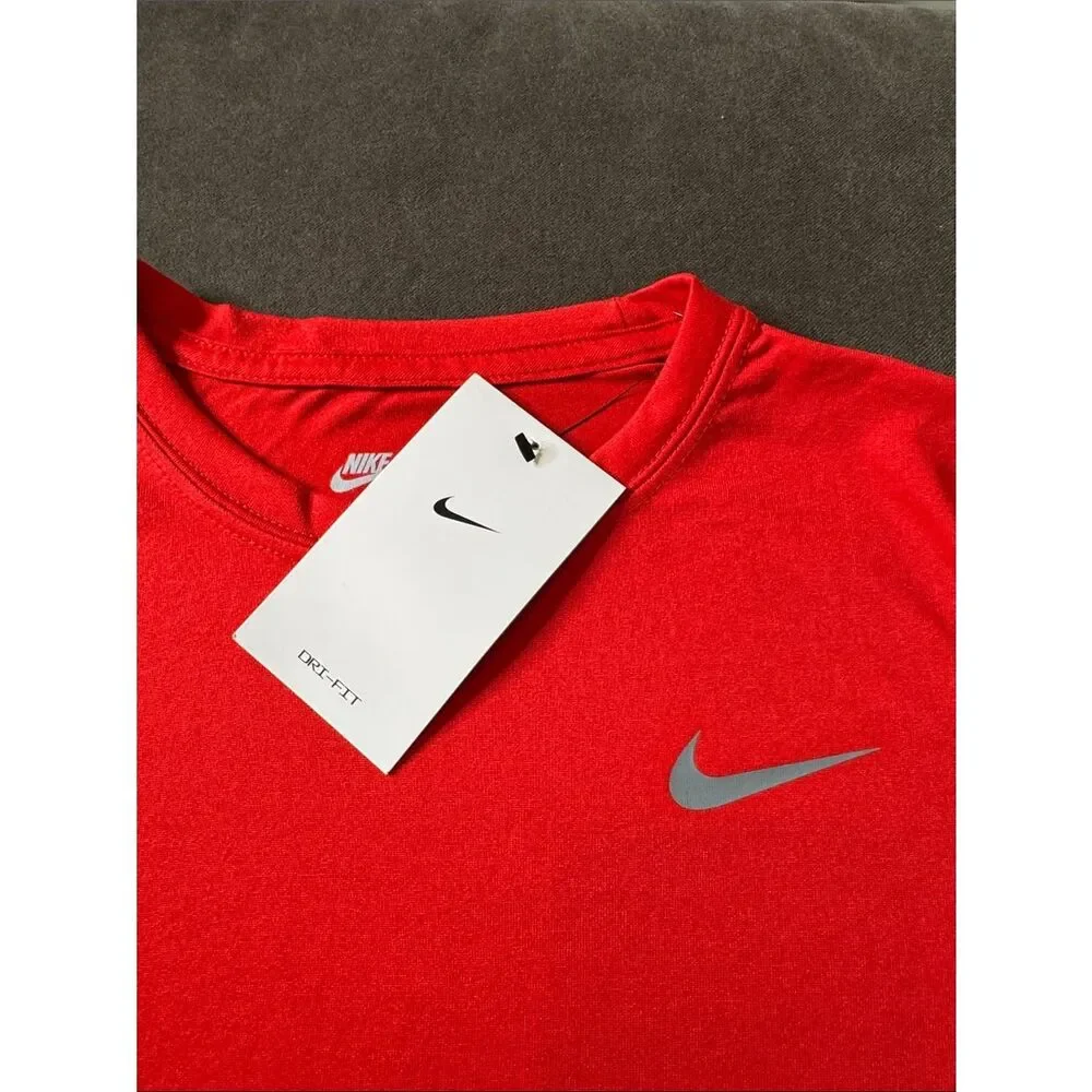 Nike Boys Red Short-Sleeve Dri-FIT Tee with Silver Swoosh 840178-657 Size XL NWT