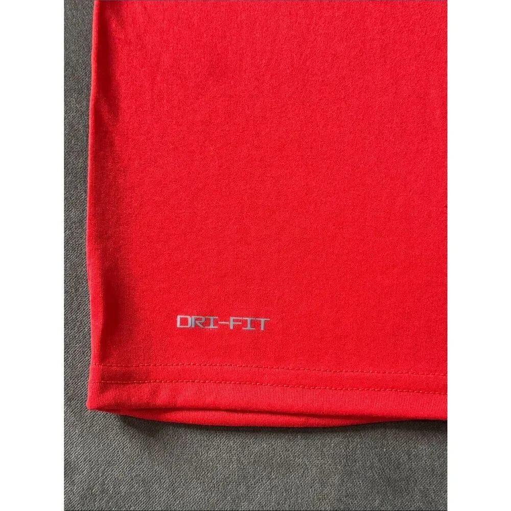 Nike Boys Red Short-Sleeve Dri-FIT Tee with Silver Swoosh 840178-657 Size XL NWT