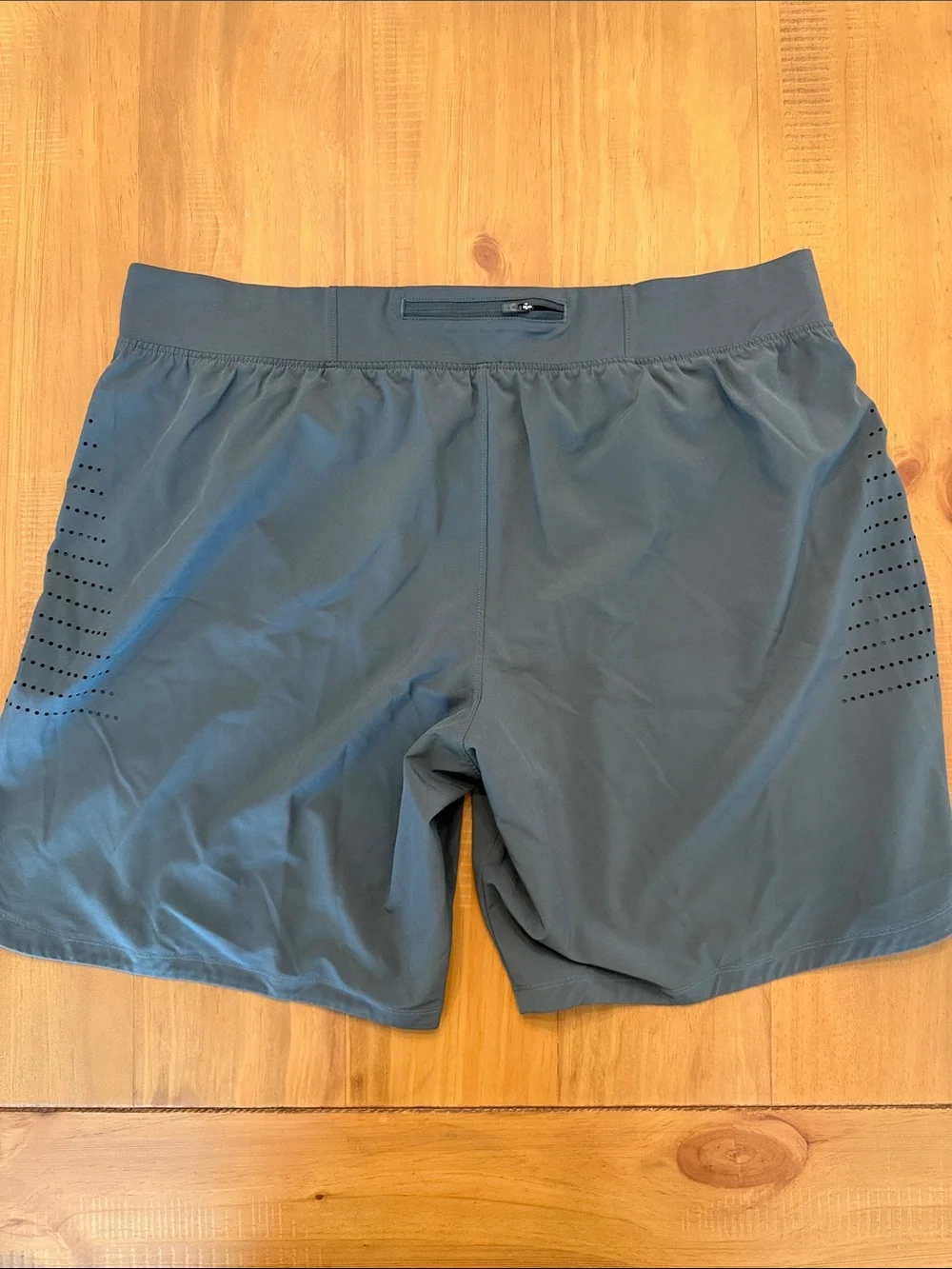 Under Armour vents moves