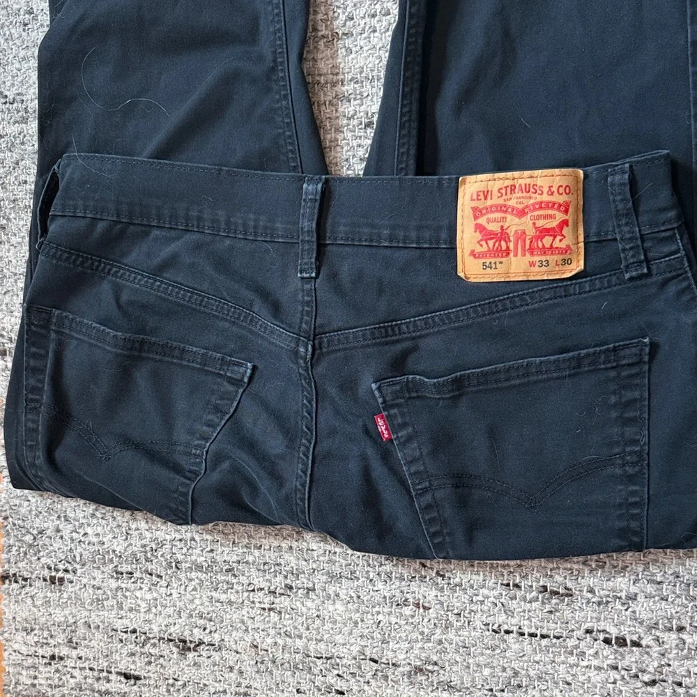 Levis slim straight