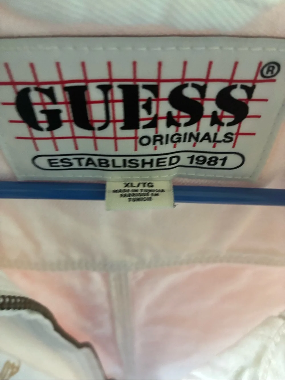 Guess clean white