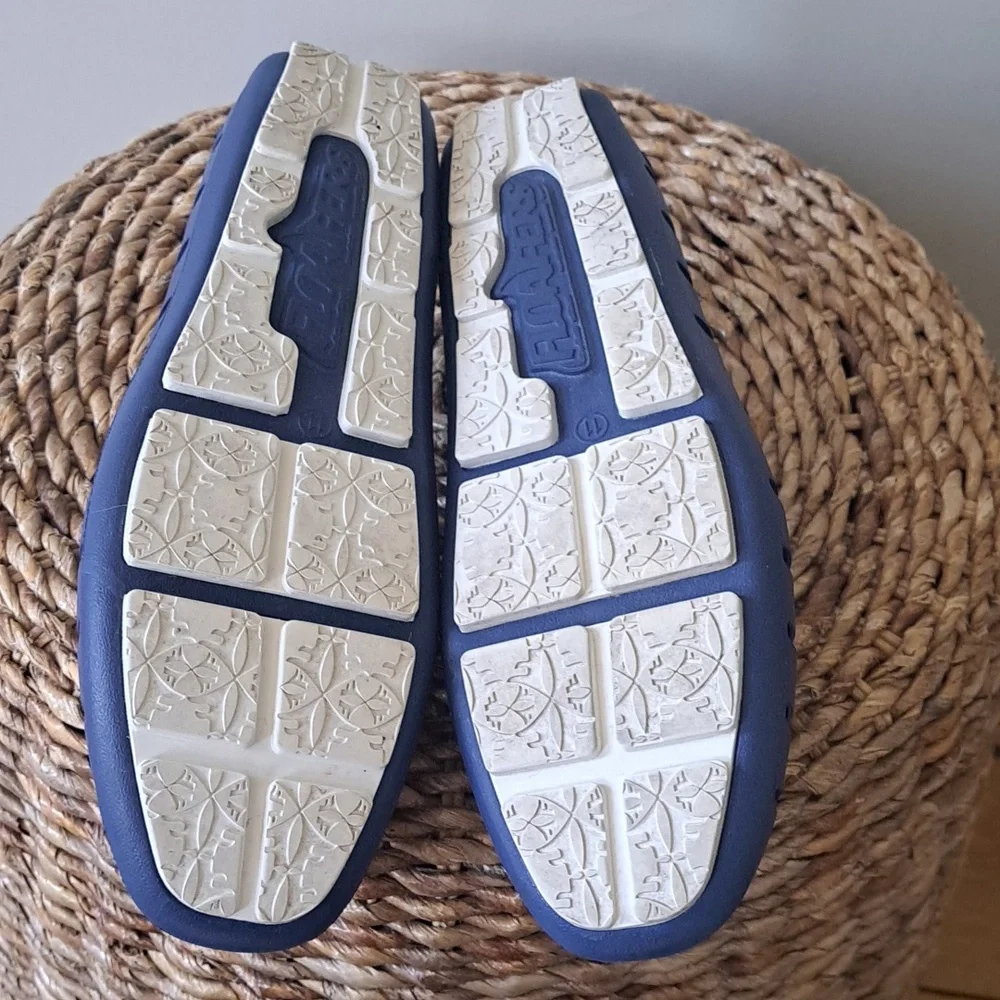 FLOAFER perforated rubber