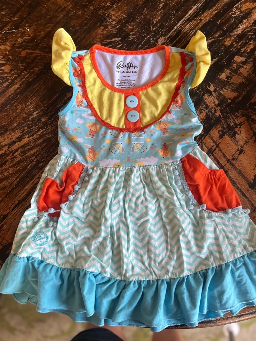 Multi-colored dress with pockets, 3-4t