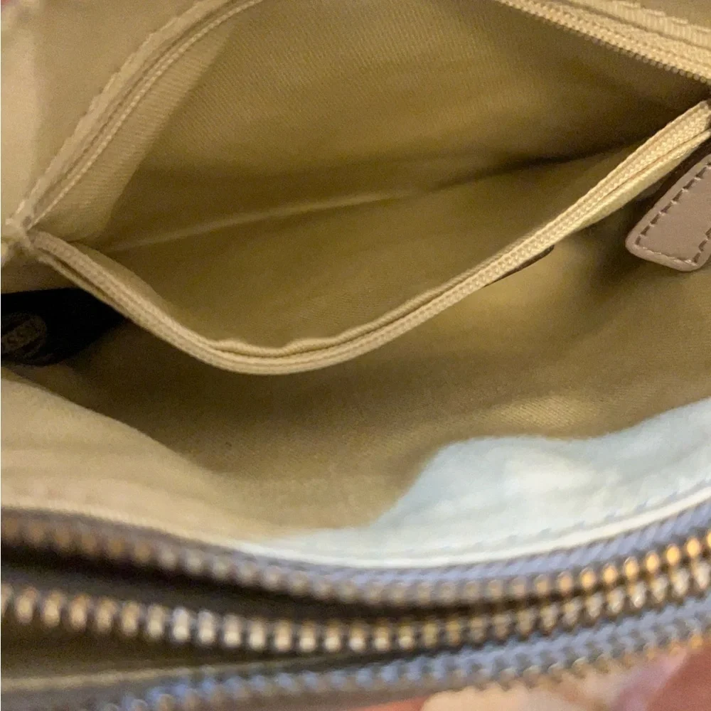 Fossil leather woven